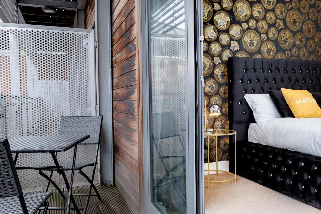 Maevela Apartments - Arcadian Versace Themed Apt ☆ Huge Balcony / Free Parking → Free Netflix -2 Min Walk From Birmingham Hippodrome Theatre, Arcadian, China Town, Sidewalk Club, Gay Village, 5 Mins From New Street Train Station - Birmingham Grand Ce Eksteriør bilde