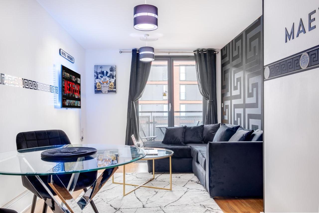 Maevela Apartments - Arcadian Versace Themed Apt ☆ Huge Balcony / Free Parking → Free Netflix -2 Min Walk From Birmingham Hippodrome Theatre, Arcadian, China Town, Sidewalk Club, Gay Village, 5 Mins From New Street Train Station - Birmingham Grand Ce Eksteriør bilde