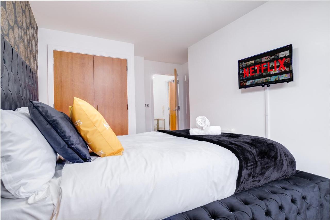 Maevela Apartments - Arcadian Versace Themed Apt ☆ Huge Balcony / Free Parking → Free Netflix -2 Min Walk From Birmingham Hippodrome Theatre, Arcadian, China Town, Sidewalk Club, Gay Village, 5 Mins From New Street Train Station - Birmingham Grand Ce Eksteriør bilde