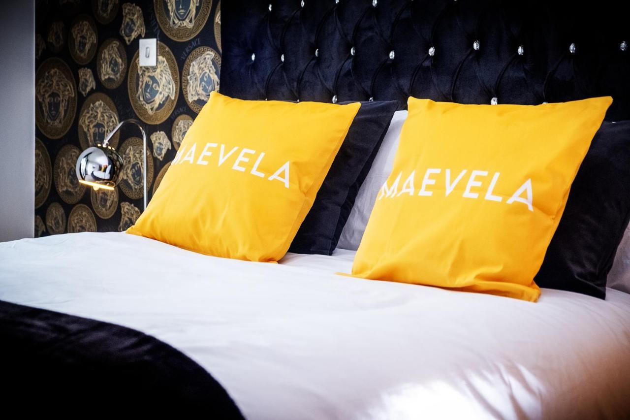 Maevela Apartments - Arcadian Versace Themed Apt ☆ Huge Balcony / Free Parking → Free Netflix -2 Min Walk From Birmingham Hippodrome Theatre, Arcadian, China Town, Sidewalk Club, Gay Village, 5 Mins From New Street Train Station - Birmingham Grand Ce Eksteriør bilde