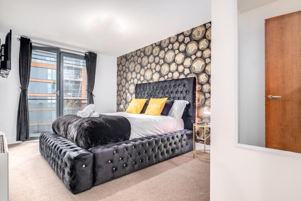 Maevela Apartments - Arcadian Versace Themed Apt ☆ Huge Balcony / Free Parking → Free Netflix -2 Min Walk From Birmingham Hippodrome Theatre, Arcadian, China Town, Sidewalk Club, Gay Village, 5 Mins From New Street Train Station - Birmingham Grand Ce Eksteriør bilde