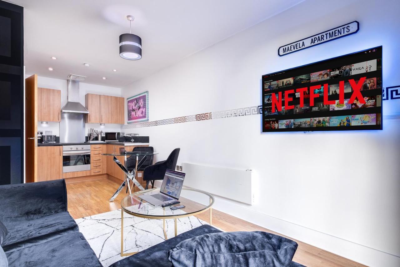 Maevela Apartments - Arcadian Versace Themed Apt ☆ Huge Balcony / Free Parking → Free Netflix -2 Min Walk From Birmingham Hippodrome Theatre, Arcadian, China Town, Sidewalk Club, Gay Village, 5 Mins From New Street Train Station - Birmingham Grand Ce Eksteriør bilde