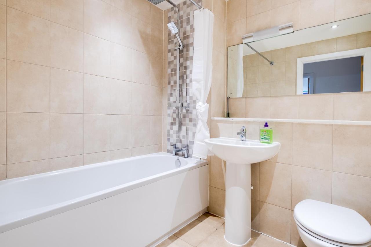 Maevela Apartments - Arcadian Versace Themed Apt ☆ Huge Balcony / Free Parking → Free Netflix -2 Min Walk From Birmingham Hippodrome Theatre, Arcadian, China Town, Sidewalk Club, Gay Village, 5 Mins From New Street Train Station - Birmingham Grand Ce Eksteriør bilde